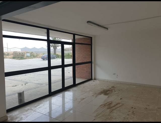 2,290M² WAREHOUSE FOR SALE IN KILLARNEY GARDENS